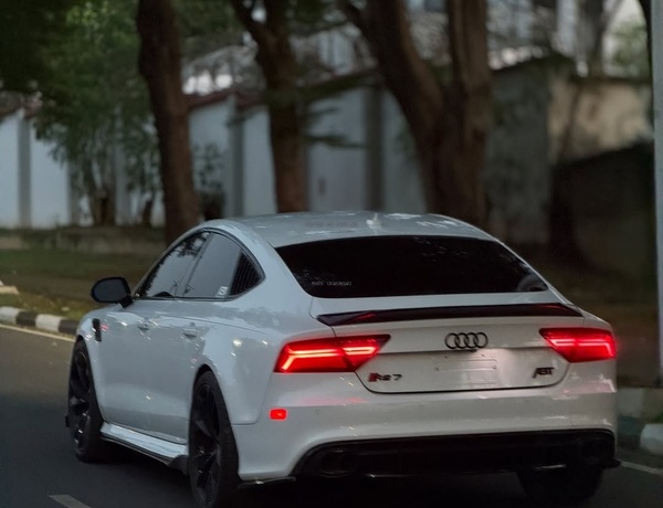 Audi RS7 2017  Foreign Used – Full Option Ready Now