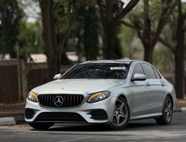 2016 MERCEDES-BENZ E300  FOREIGN USED – Premium Luxury Ride