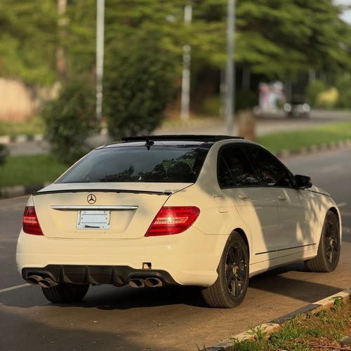 Executive Mercedes Benz C300 2013 – Luxury Driving Experience at Its Best