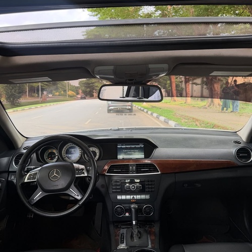Executive Mercedes Benz C300 2013 – Luxury Driving Experience at Its Best