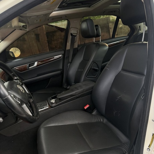 Executive Mercedes Benz C300 2013 – Luxury Driving Experience at Its Best
