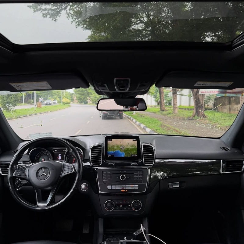  Mercedes-Benz GLE350 (2019) – Luxury, Space & Reliability Combined image