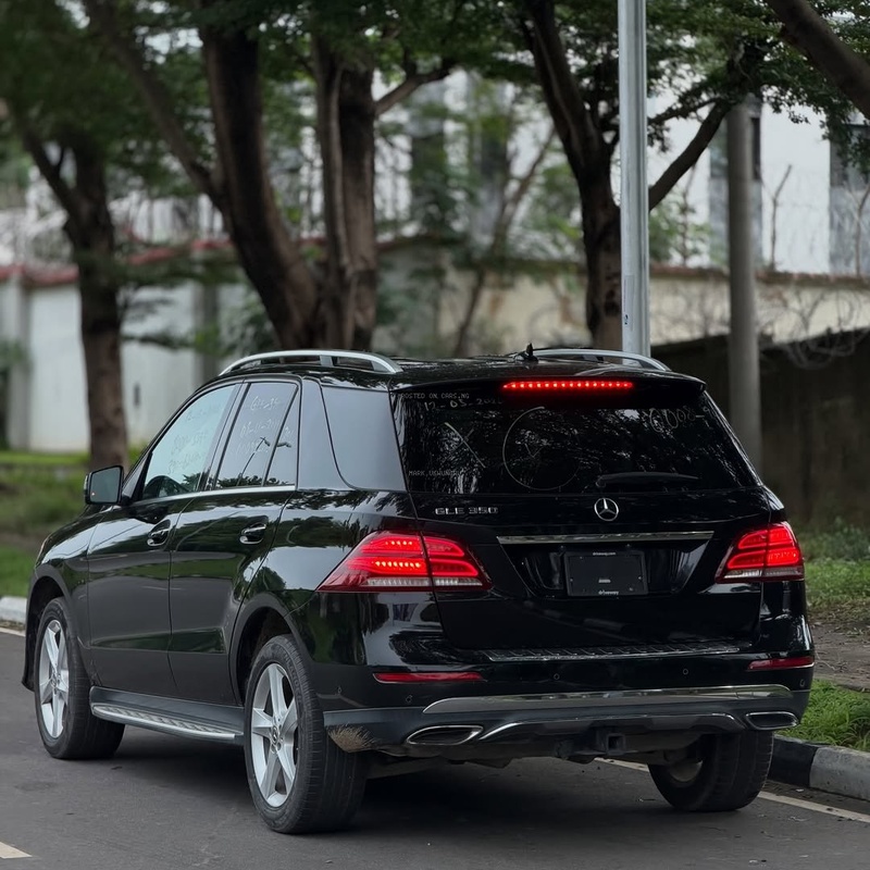  Mercedes-Benz GLE350 (2019) – Luxury, Space & Reliability Combined image