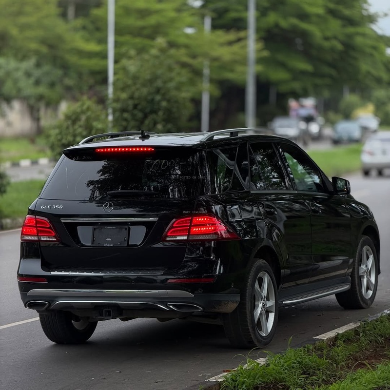  Mercedes-Benz GLE350 (2019) – Luxury, Space & Reliability Combined image