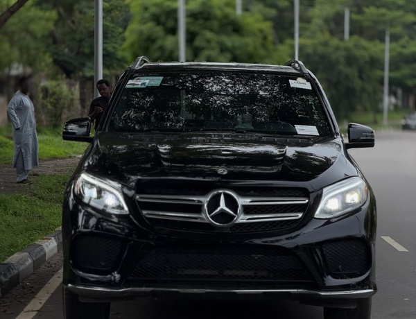  Mercedes-Benz GLE350 (2019) – Luxury, Space & Reliability Combined