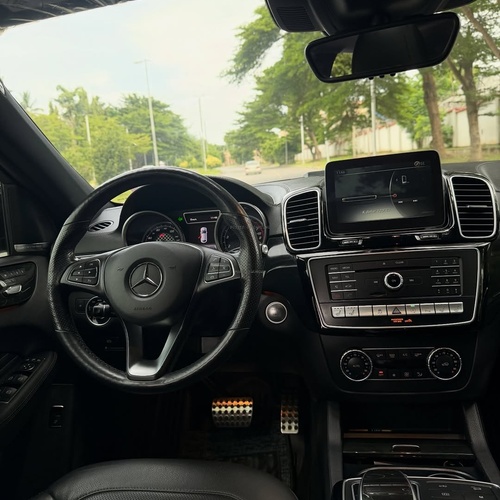 Executive Mercedes Benz GLE43 AMG 2017 – Premium Driving Experience SUV