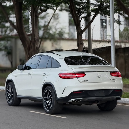 Executive Mercedes Benz GLE43 AMG 2017 – Premium Driving Experience SUV