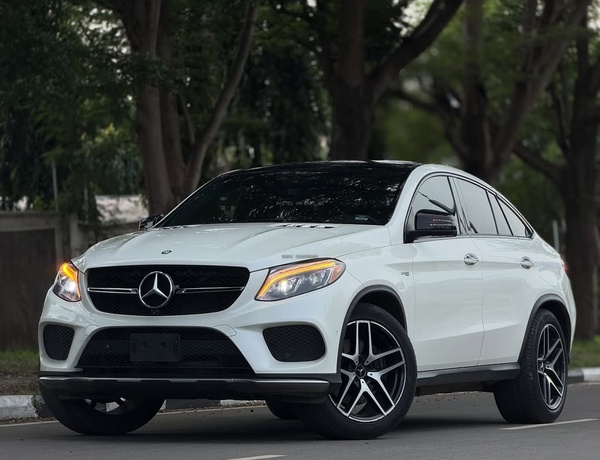 Executive Mercedes Benz GLE43 AMG 2017 – Premium Driving Experience SUV