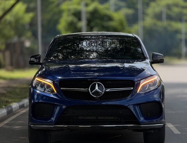  Mercedes-Benz GLE43 Coupe (2019) – Luxury Performance SUV Experience