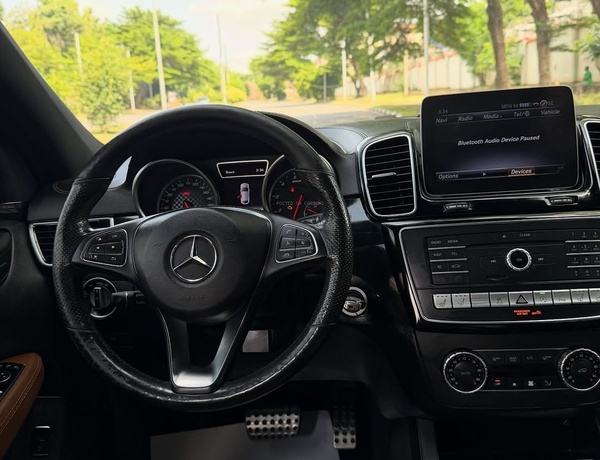  Mercedes-Benz GLE43 Coupe (2019) – Luxury Performance SUV Experience