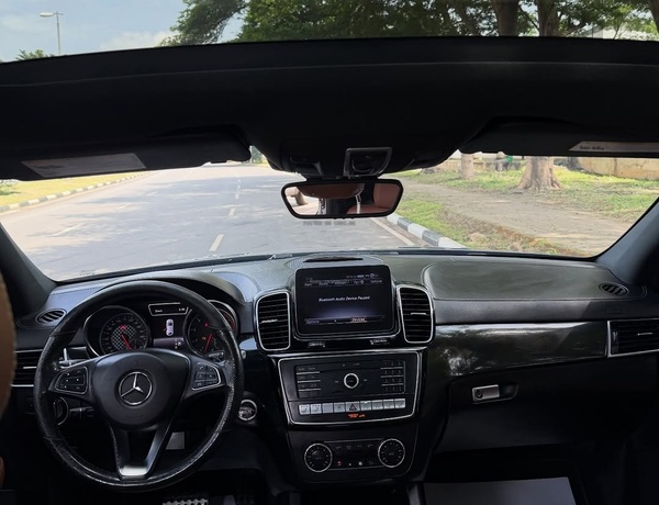  Mercedes-Benz GLE43 Coupe (2019) – Luxury Performance SUV Experience