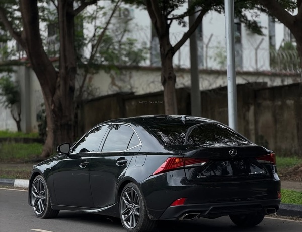 Executive Lexus IS300 F-Sport 2018– Luxury Meets Performance