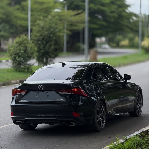 Executive Lexus IS300 F-Sport 2018– Luxury Meets Performance