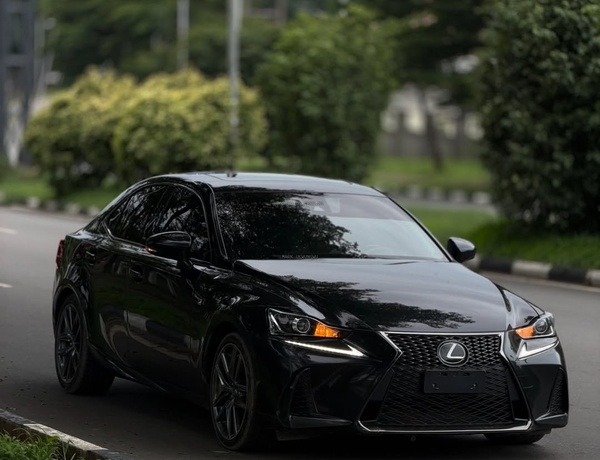 Executive Lexus IS300 F-Sport 2018– Luxury Meets Performance