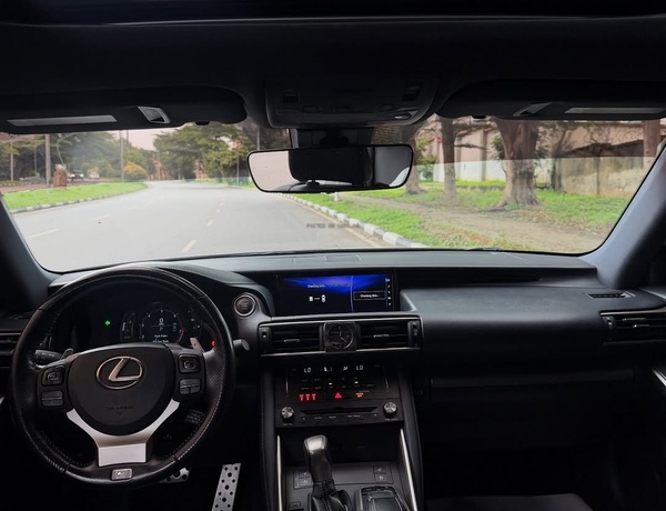 Executive Lexus IS300 F-Sport 2018– Luxury Meets Performance