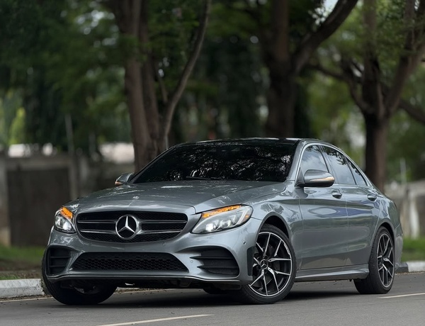  Mercedes-Benz C400 (2016) Foreign Used– Luxury & Power Combined