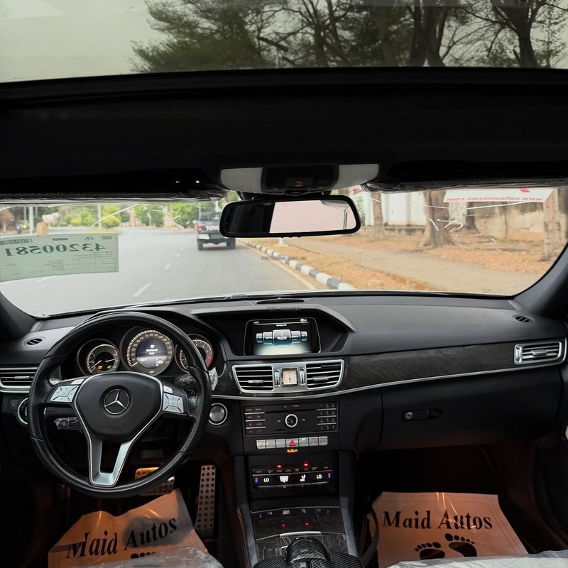 Executive Ride MERCEDES BENZ E360 2016 – Premium Interior image
