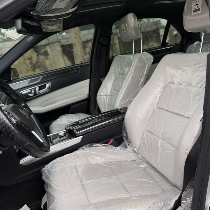 Executive Ride MERCEDES BENZ E360 2016 – Premium Interior image