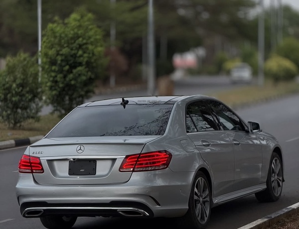 Executive Ride MERCEDES BENZ E360 2016 – Premium Interior