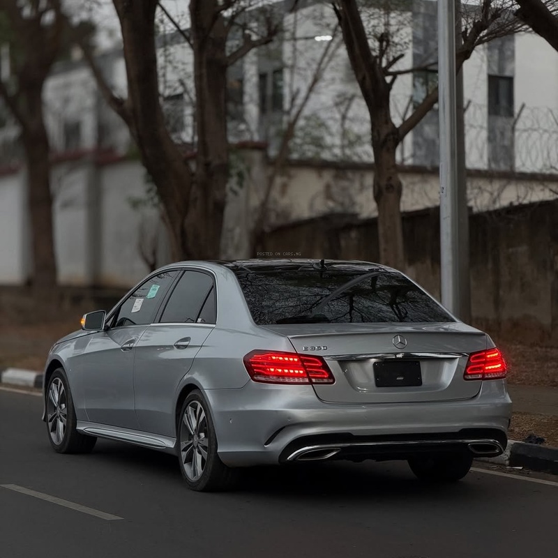 Executive Ride MERCEDES BENZ E360 2016 – Premium Interior image