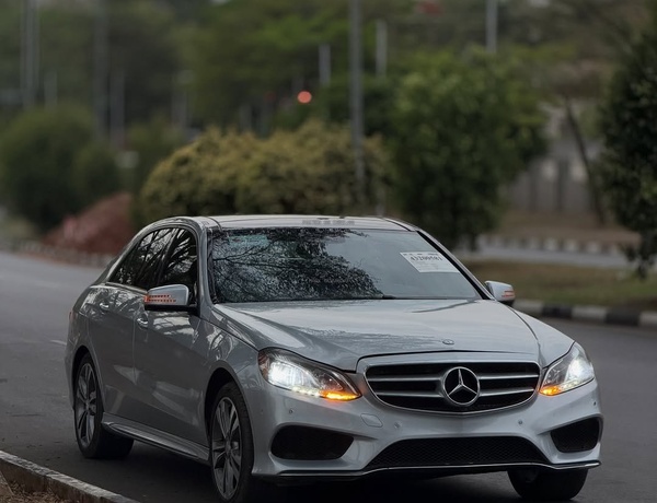 Executive Ride MERCEDES BENZ E360 2016 – Premium Interior