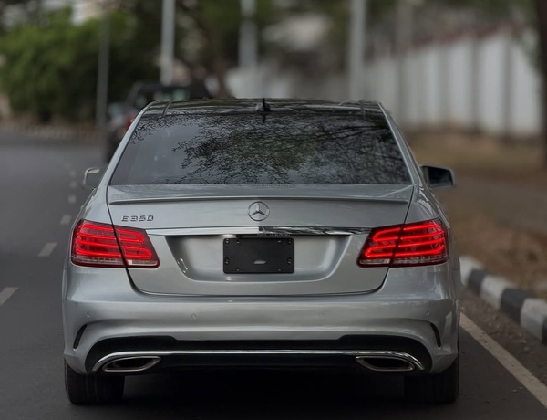 Executive Ride MERCEDES BENZ E360 2016 – Premium Interior