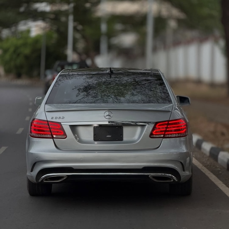 Executive Ride MERCEDES BENZ E360 2016 – Premium Interior image
