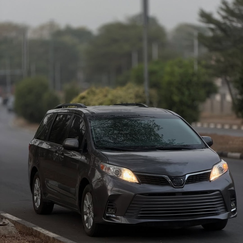 2016 Toyota Sienna for Sale In Abuja image
