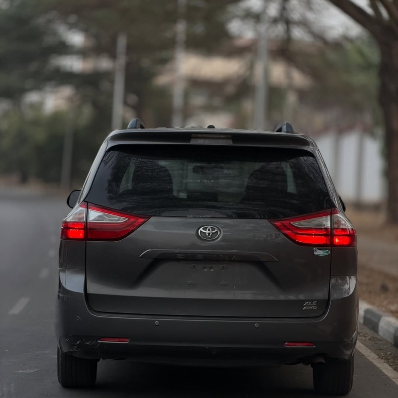 2016 Toyota Sienna for Sale In Abuja image