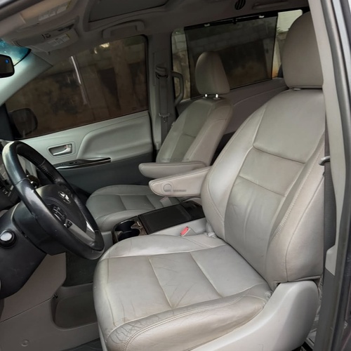2016 Toyota Sienna for Sale In Abuja