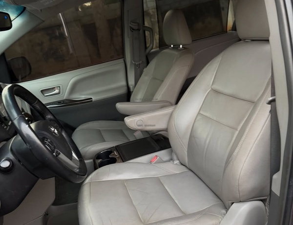 2016 Toyota Sienna for Sale In Abuja