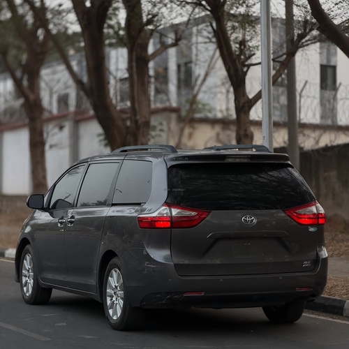 2016 Toyota Sienna for Sale In Abuja