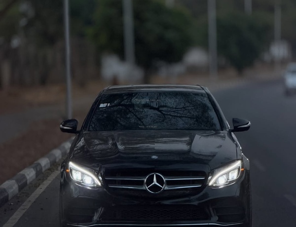 Foreign Used 2015 Mercedes C400 for Sale In Abuja