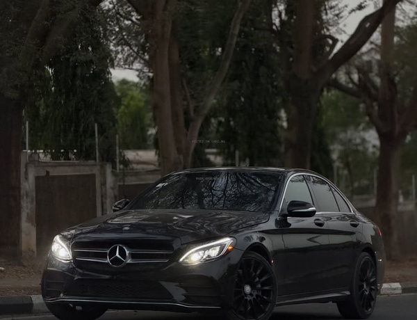 Foreign Used 2015 Mercedes C400 for Sale In Abuja