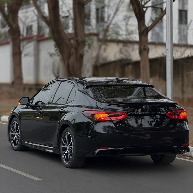 First Come First Served – Toyota Camry SE 2018 Foreign Used image