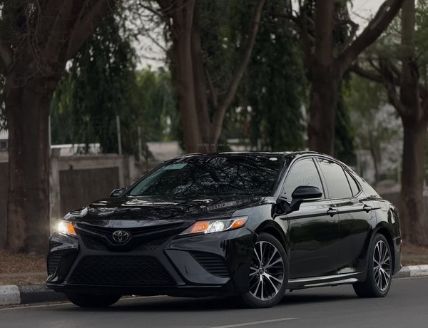 First Come First Served – Toyota Camry SE 2018 Foreign Used