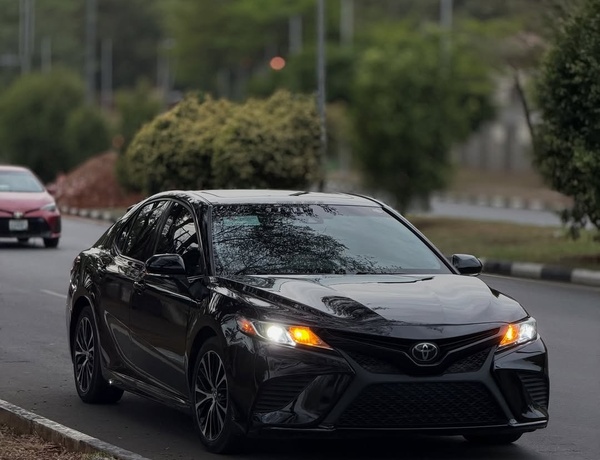 First Come First Served – Toyota Camry SE 2018 Foreign Used