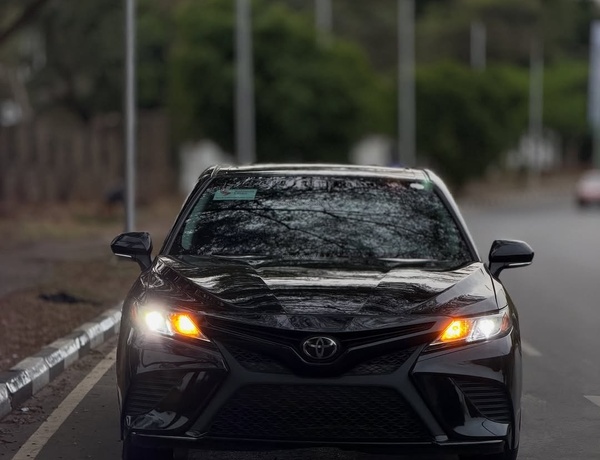 First Come First Served – Toyota Camry SE 2018 Foreign Used