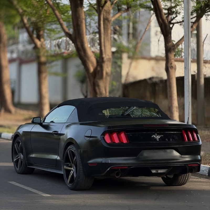 FORD MUSTANG 2015 CONVERTIBLE – SPORT CAR, CLEAN & POWERFUL image