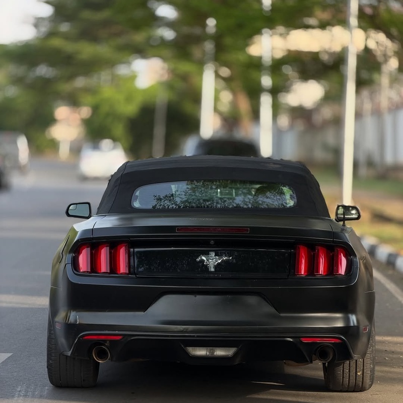 FORD MUSTANG 2015 CONVERTIBLE – SPORT CAR, CLEAN & POWERFUL image