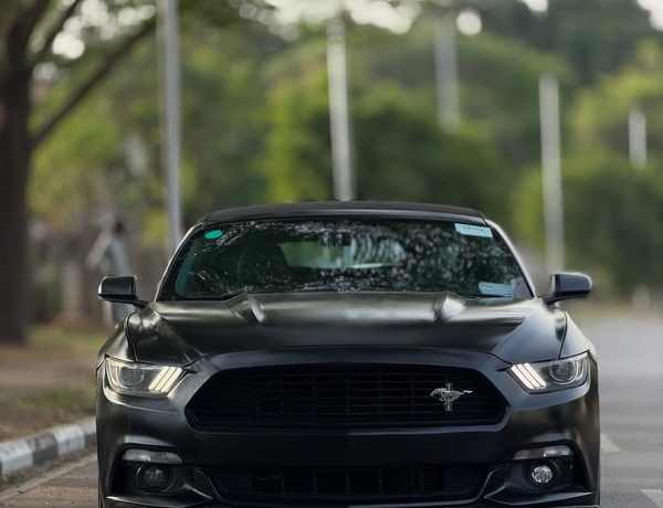 FORD MUSTANG 2015 CONVERTIBLE – SPORT CAR, CLEAN & POWERFUL