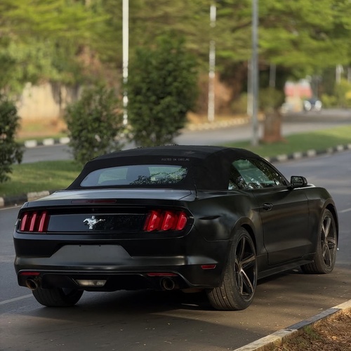 FORD MUSTANG 2015 CONVERTIBLE – SPORT CAR, CLEAN & POWERFUL