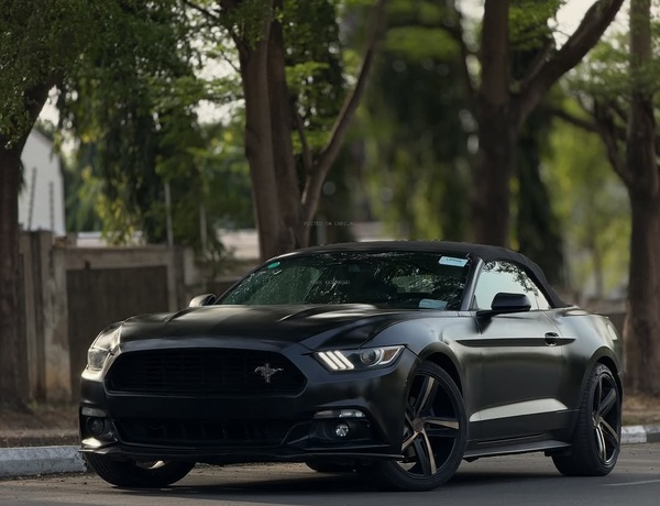 FORD MUSTANG 2015 CONVERTIBLE – SPORT CAR, CLEAN & POWERFUL