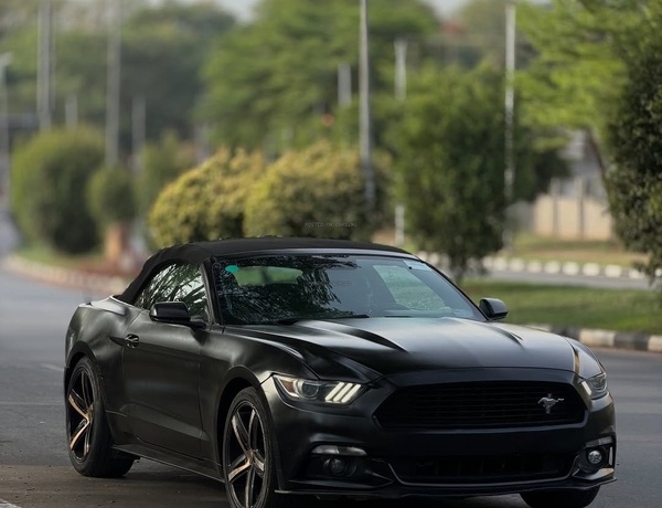 FORD MUSTANG 2015 CONVERTIBLE – SPORT CAR, CLEAN & POWERFUL