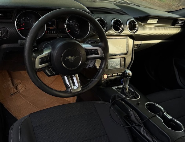 FORD MUSTANG 2015 CONVERTIBLE – SPORT CAR, CLEAN & POWERFUL