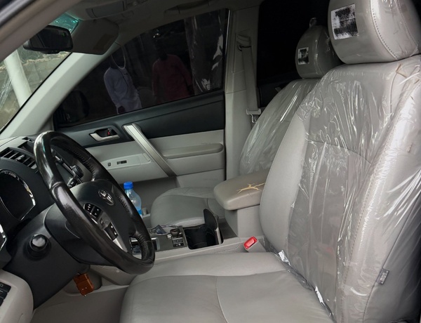 Foreign Used Toyota Highlander 2011 in Abuja