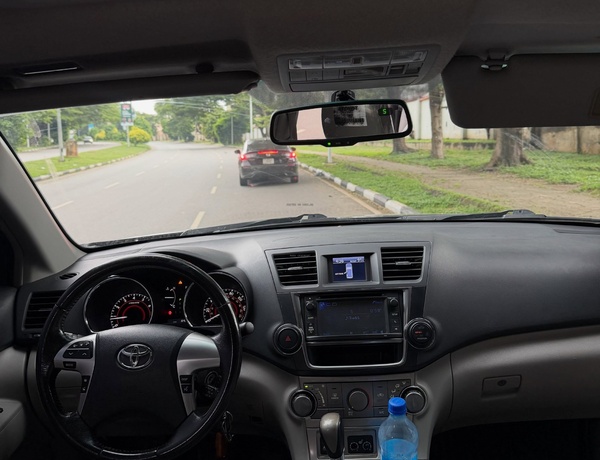 Foreign Used Toyota Highlander 2011 in Abuja