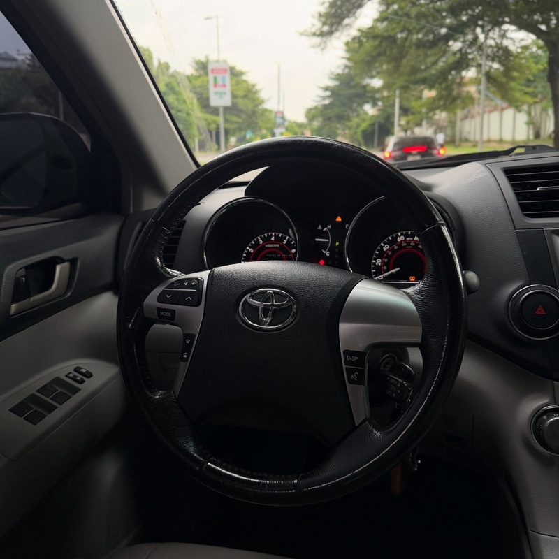 Foreign Used Toyota Highlander 2011 in Abuja image