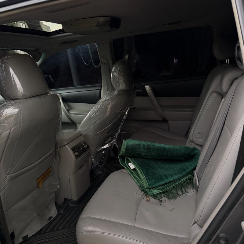 Foreign Used Toyota Highlander 2011 in Abuja image