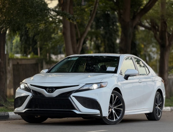 Foreign Used 2019 Toyota Camry SE For Sale